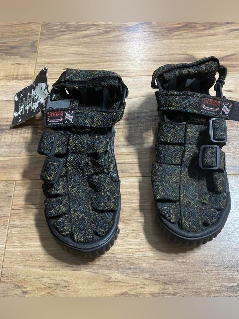 Men’s New with Tags Vintage 90s Shaka Hiking Sandals